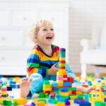 Montessori 0 3 ans Pourquoi appliquer la méthode Montessori 0-3 ans en crèche, chez l'assmat et même à la maison ?