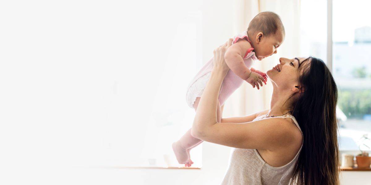 Interaction bebe maman Comment communiquer et interagir avec bébé sa première année ?