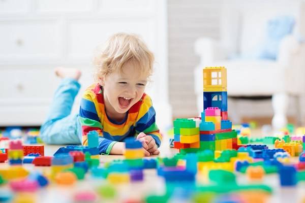 Developpement de lenfant par le jeu Le rôle du jeu dans le développement de l’enfant