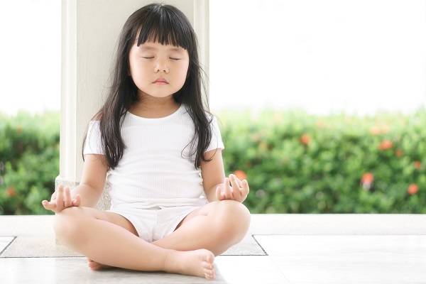 pratiquer le yoga avec des enfants 5 règles de base pour enseigner le yoga pour enfants