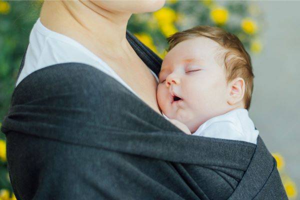 portage bebe echarpe 3 idées reçues sur le portage bébé en milieu professionnel