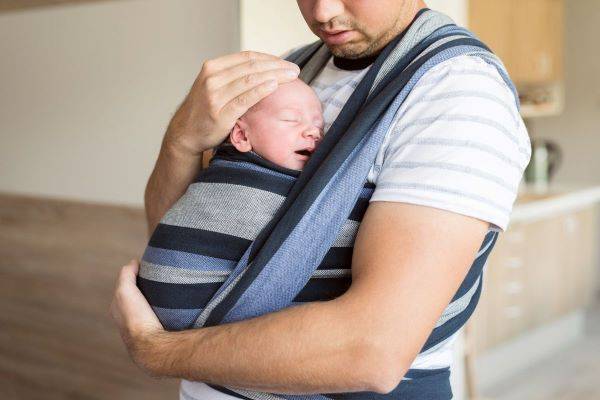 portage bebe papa 3 idées reçues sur le portage bébé en milieu professionnel