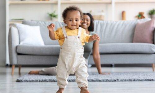 image Les premiers pas de bébé : quelle aventure !