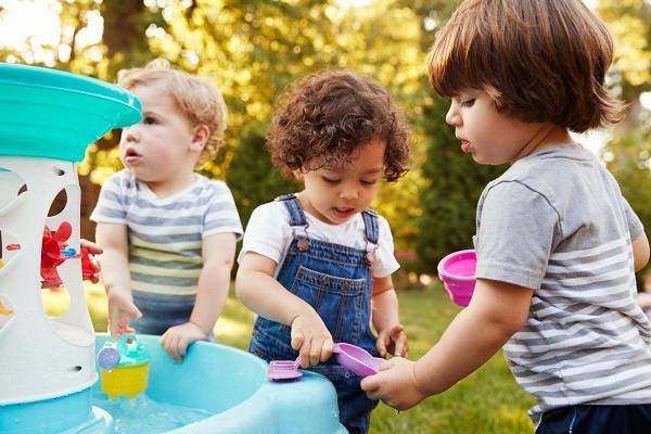 jeux jardins enfants 10 Activités d'été pour se rafraîchir et continuer les apprentissages des enfants