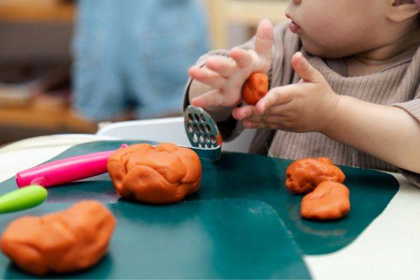 Bienfaits activite pate a modeler La pâte à modeler : un outil clé pour la régulation émotionnelle chez le jeune enfant.