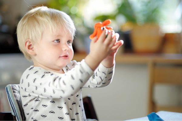 pate a modeler et regulation des emotions de lenfant La pâte à modeler : un outil clé pour la régulation émotionnelle chez le jeune enfant.