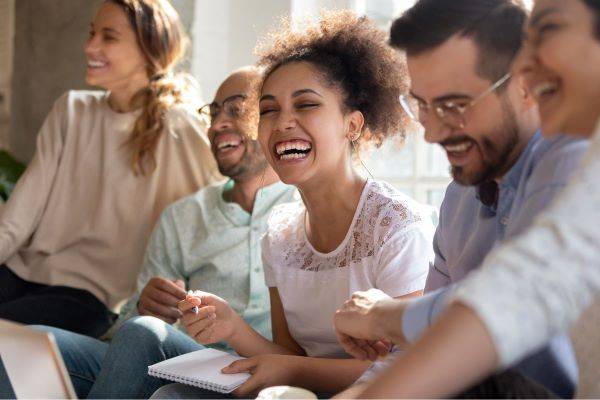 jeunes etudiants Les 10 points essentiels pour établir un contrat d’apprentissage