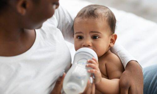 image Différencier les régurgitations et le reflux gastro-œsophagien (RGO)