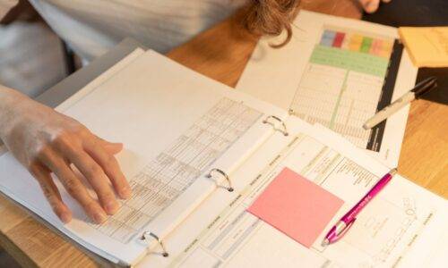 image Assmat et papiers administratifs : la check-list pour rester zen