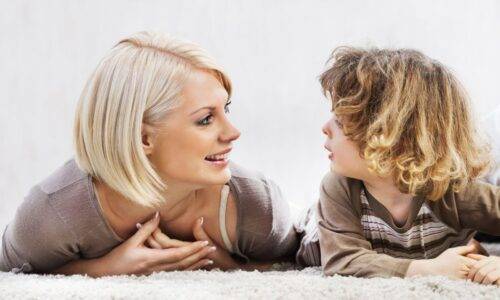 image Communication gestuelle et langage oral : frein ou tremplin ?