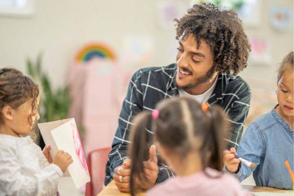 activites eveil et sociabilisation 1 Pourquoi se former aux activités d'éveil et de sociabilisation ?
